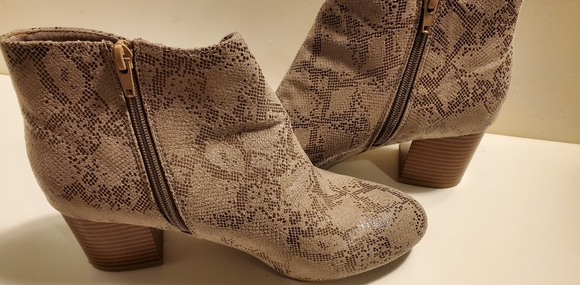 Snakeskin print booties - Picture 6 of 7